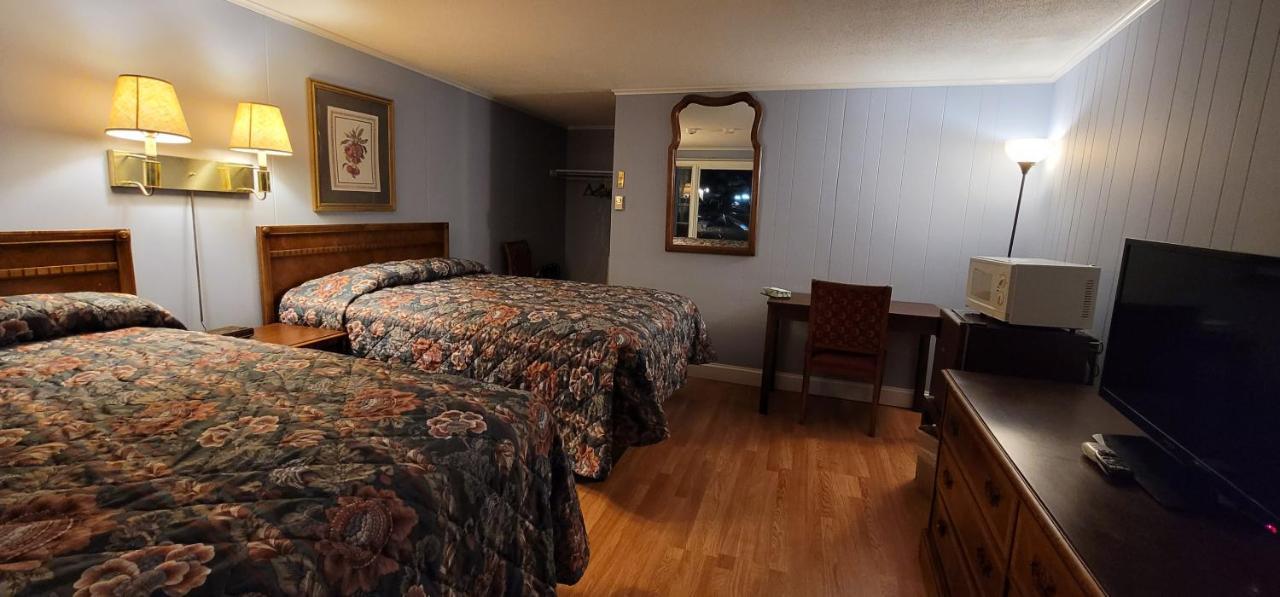The Tallwood Motel Wells Εξωτερικό φωτογραφία