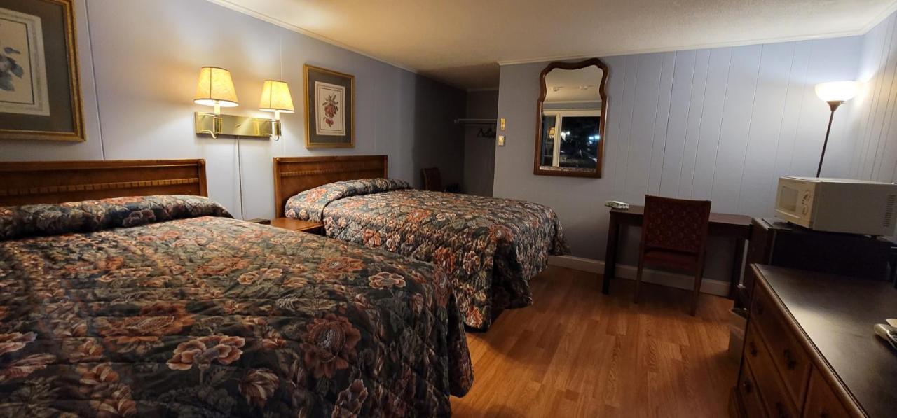 The Tallwood Motel Wells Εξωτερικό φωτογραφία
