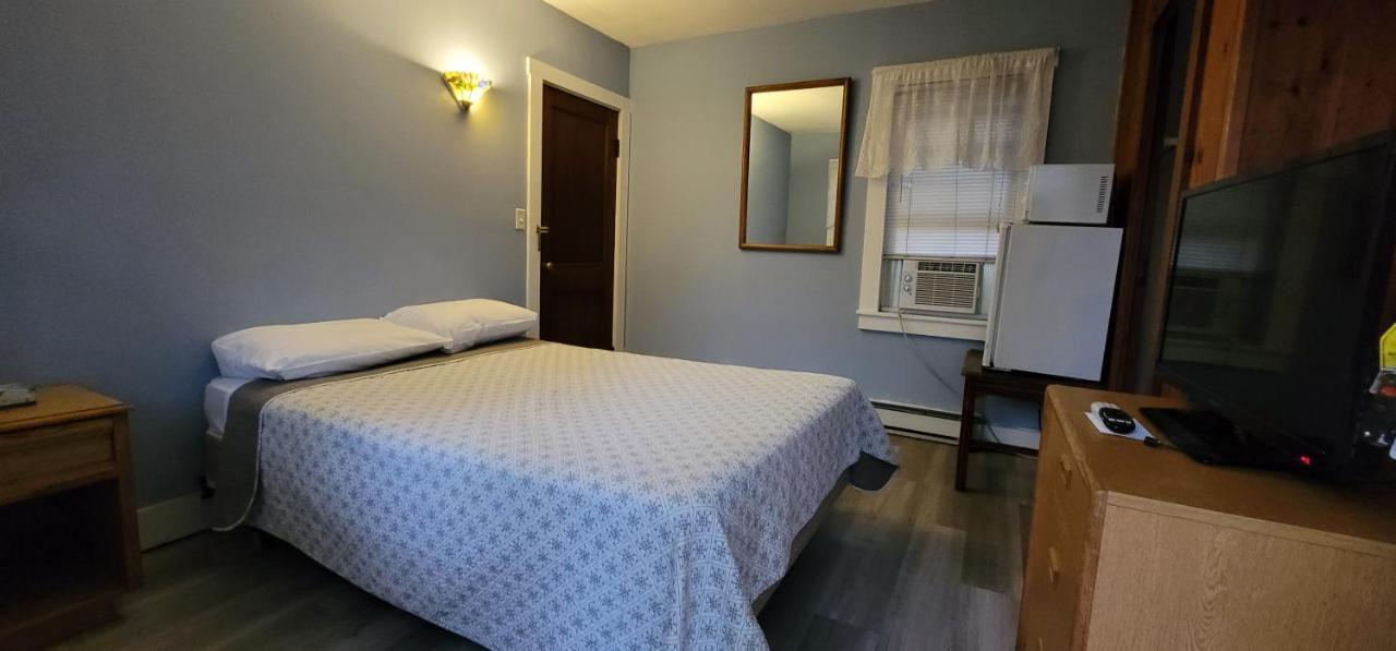 The Tallwood Motel Wells Εξωτερικό φωτογραφία