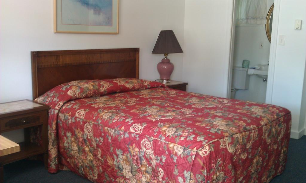 The Tallwood Motel Wells Δωμάτιο φωτογραφία