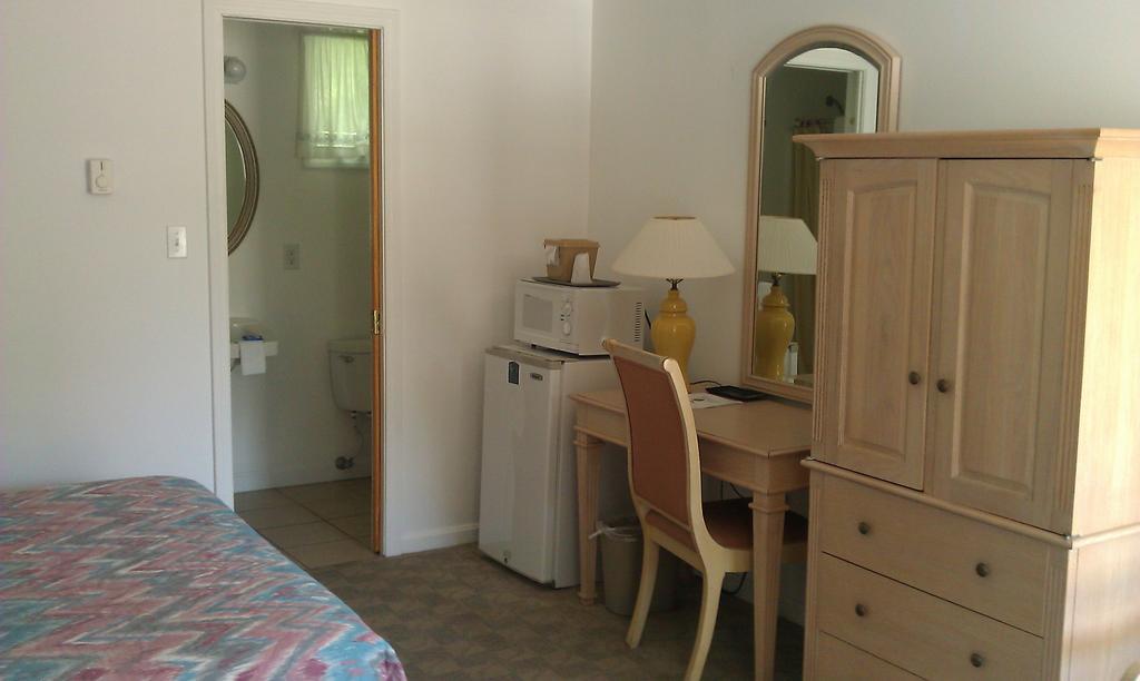 The Tallwood Motel Wells Δωμάτιο φωτογραφία