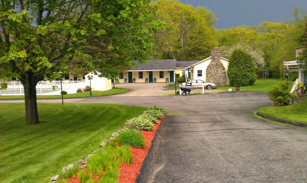 The Tallwood Motel Wells Εξωτερικό φωτογραφία