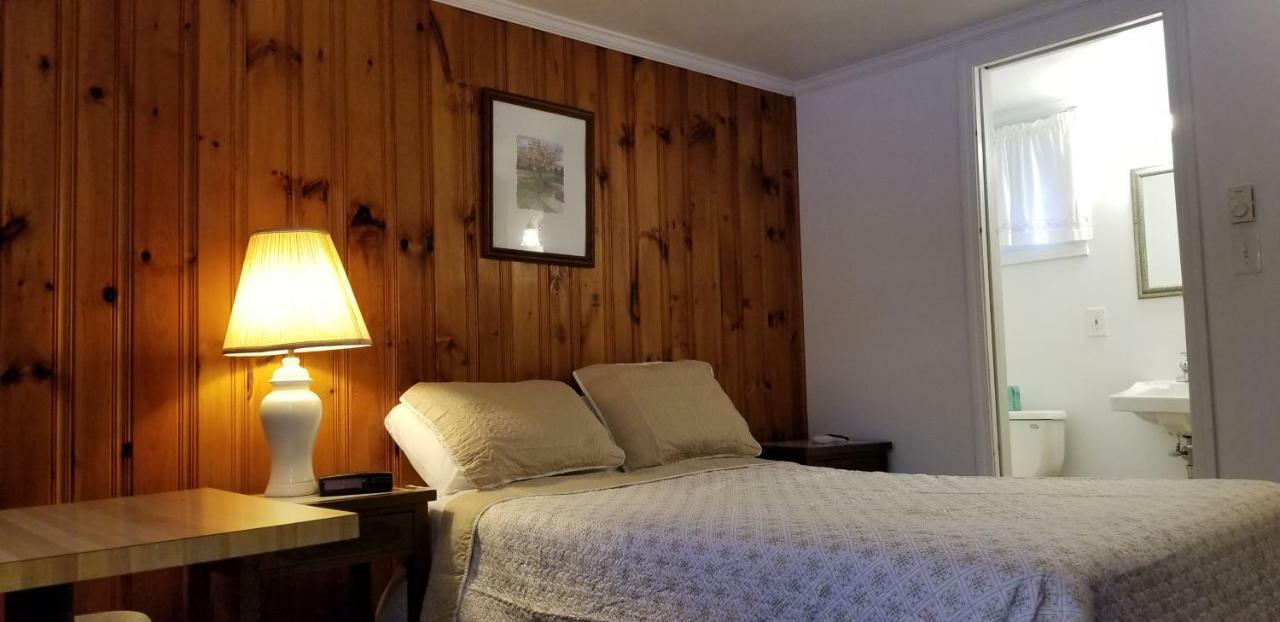 The Tallwood Motel Wells Εξωτερικό φωτογραφία